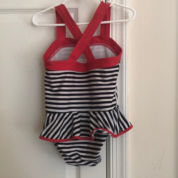 Adorable 3t Cat & Jack girls crossback swimsuit - Picture 2 of 4